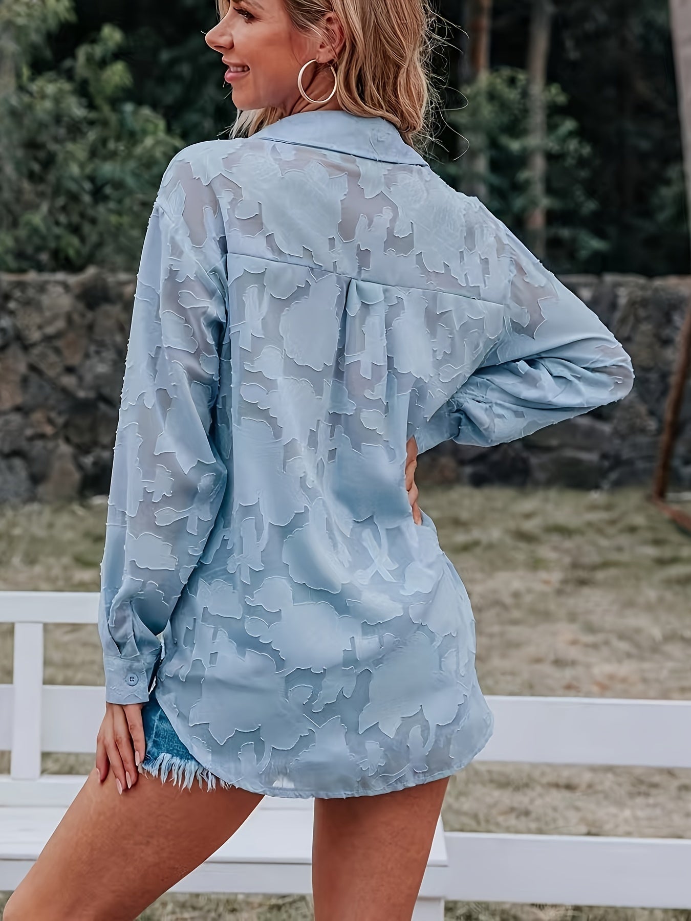Liselot™ | Blouse transparente avec relief floral