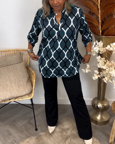 Solène™ – Blouse Graphique à Col en V