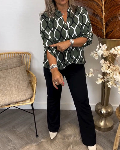 Solène™ – Blouse Graphique à Col en V