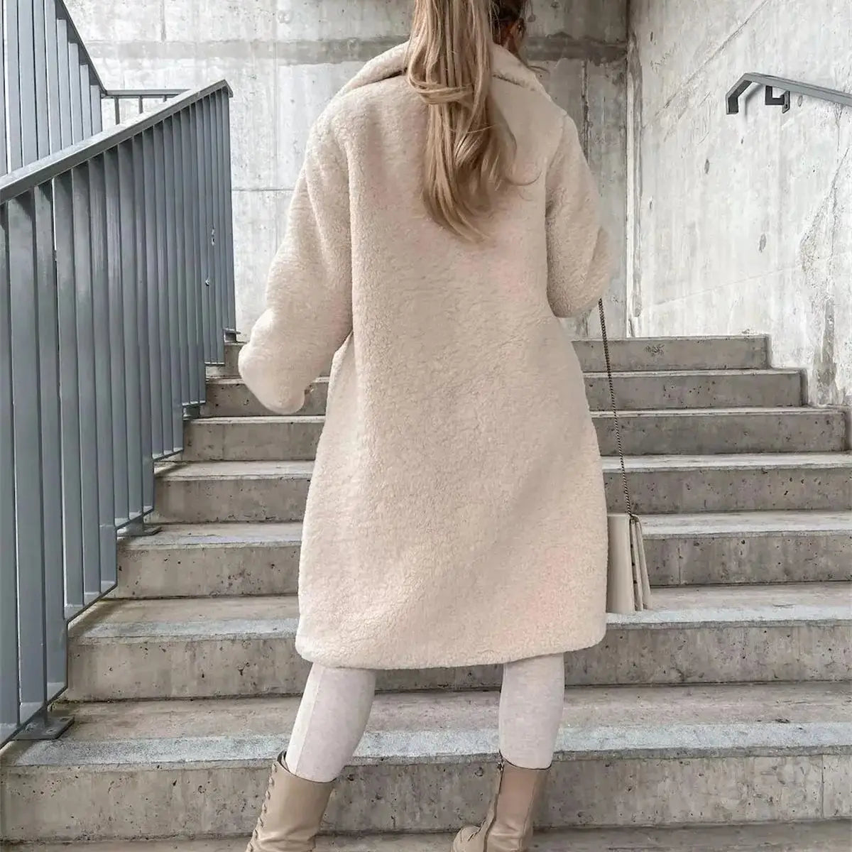 Isaline™ | Manteau long en peluche
